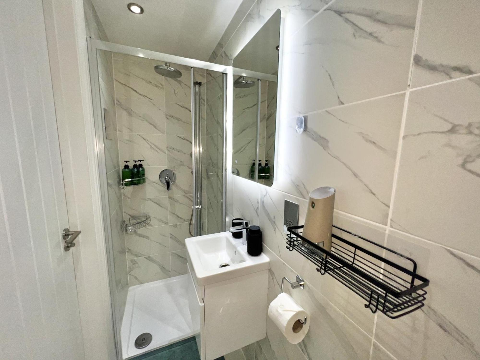 Charming 3-Bed Flat In Shepherds Bush - Sleeps 9 Londres Exterior foto
