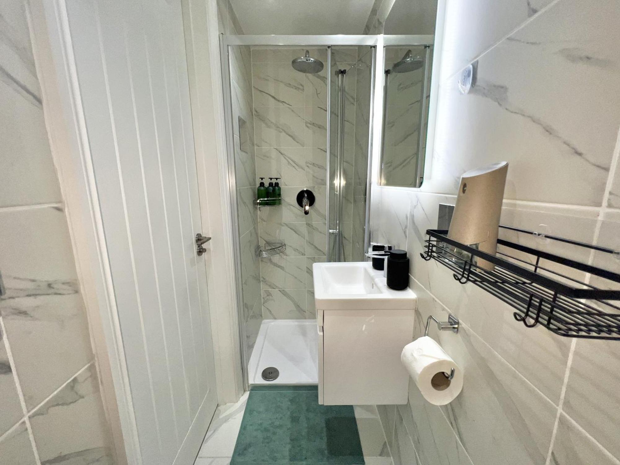 Charming 3-Bed Flat In Shepherds Bush - Sleeps 9 Londres Exterior foto